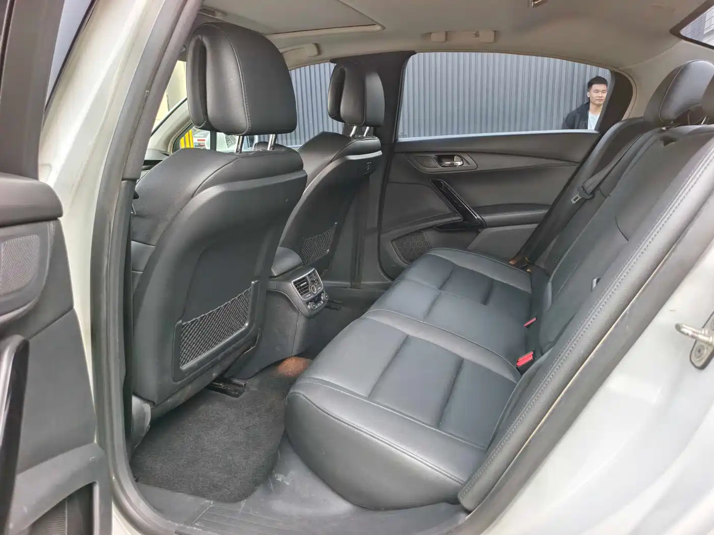 Peugeot 508 2012 2.3L Automatic Smart Edition фото 8