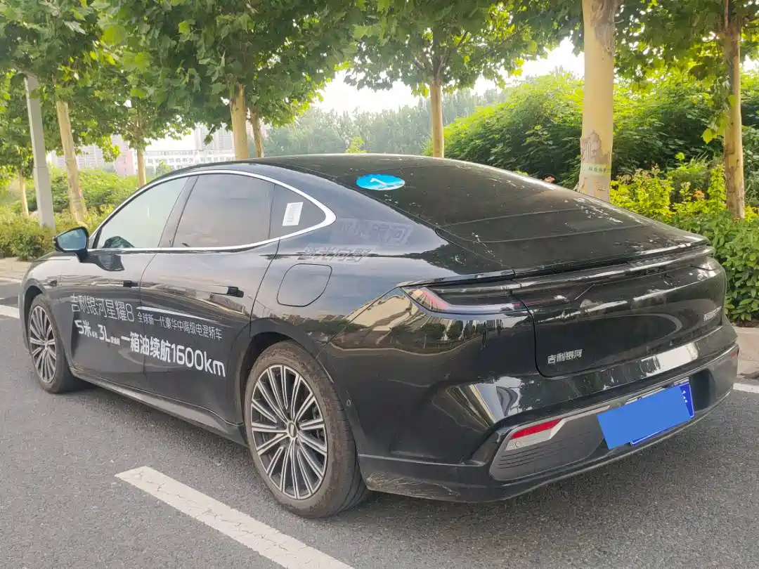 Geely Galaxy Galaxy Xingyao 8 2025 130km EM-P Starship Edition фото 10
