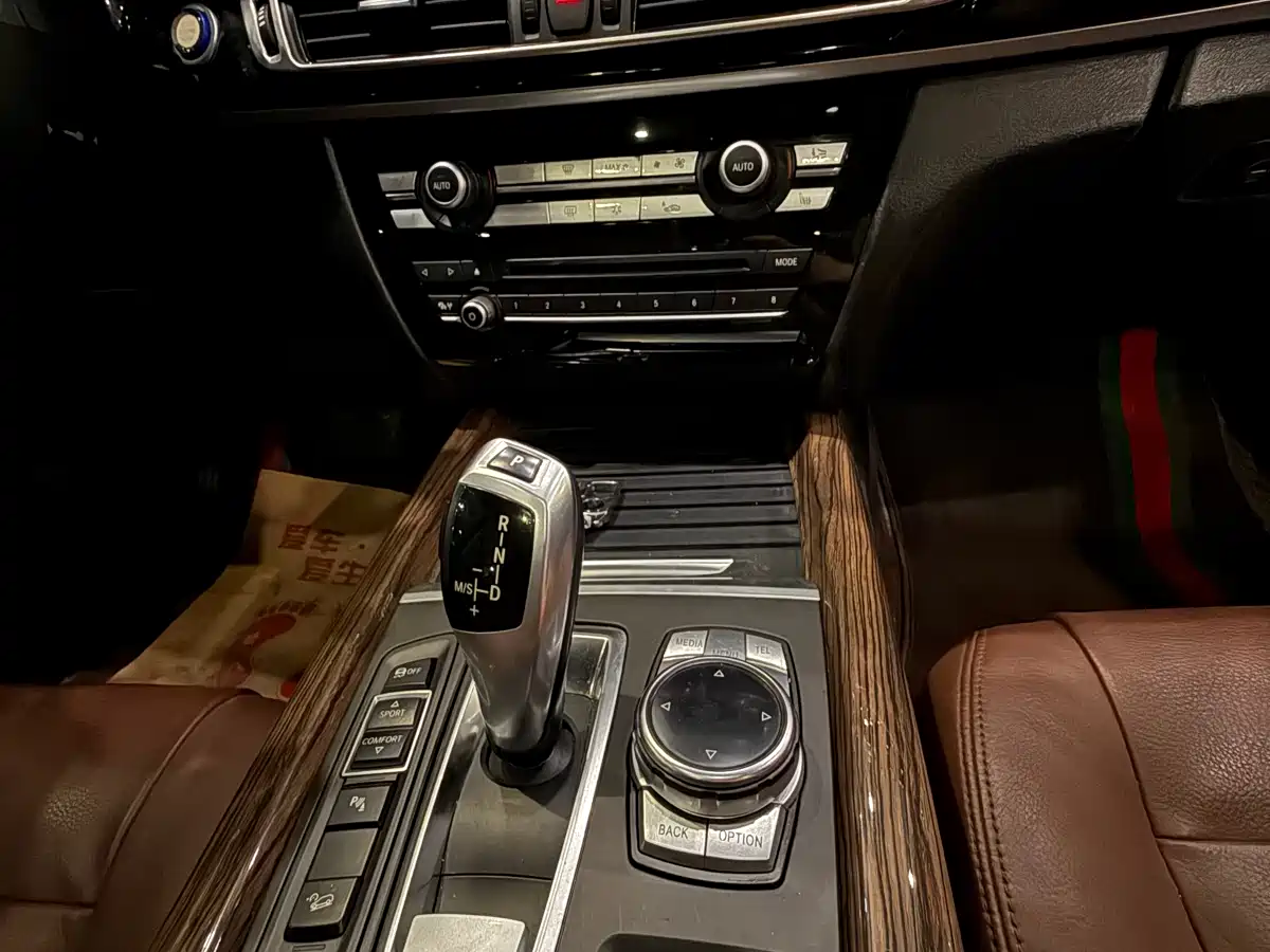BMW X5 (Import) 2014 xDrive35i Leading фото 17