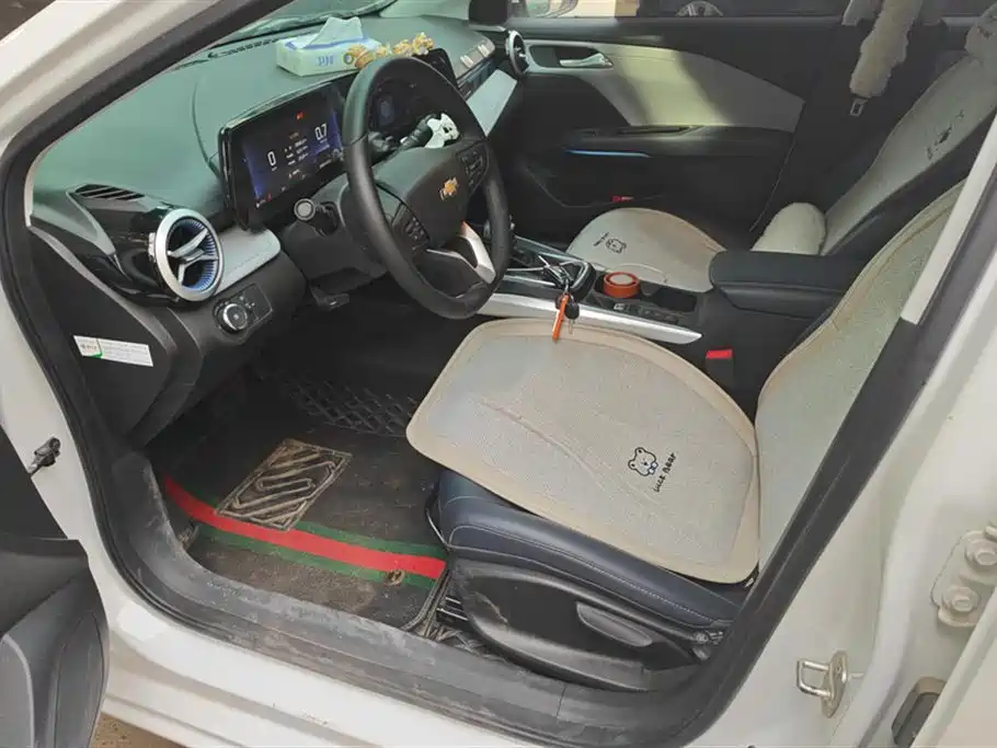 CHEVROLET CRUZE
