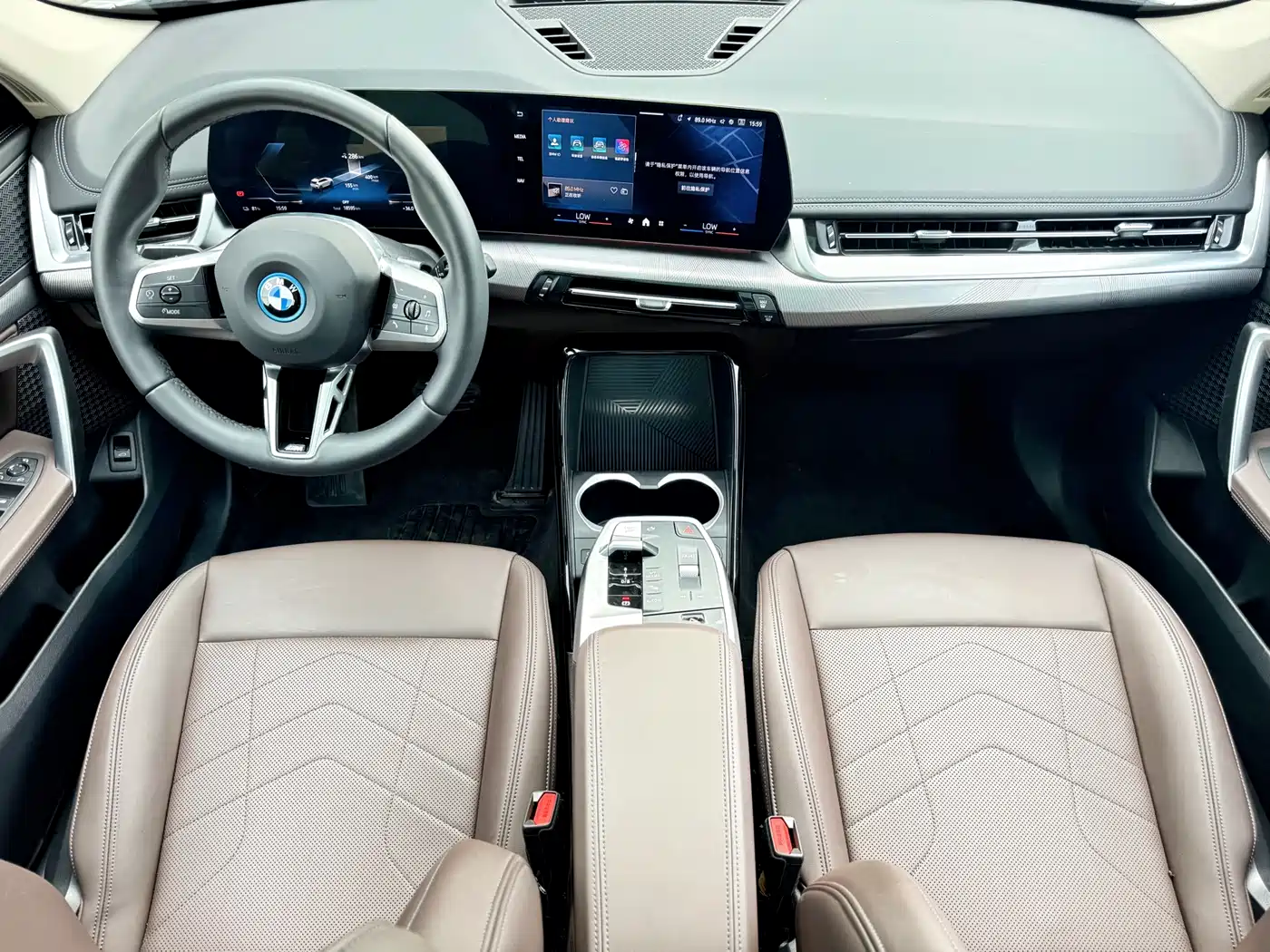 BMW iX1 2025 eDrive25L M Sport Package фото 11