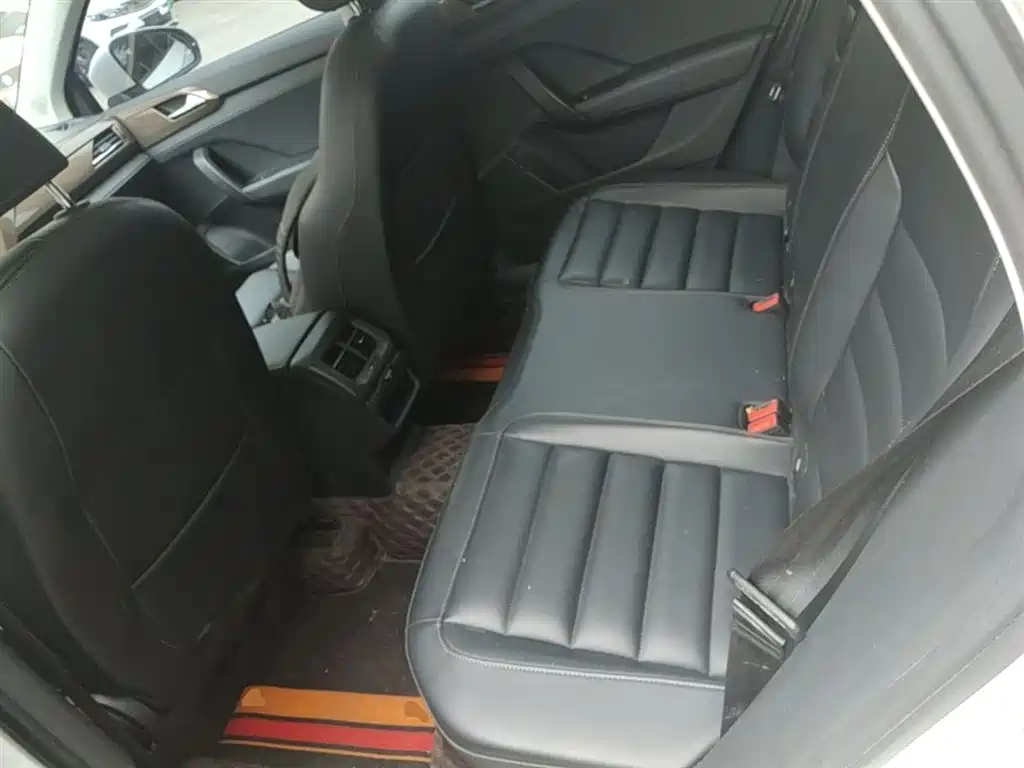 Volkswagen Tharu 2020 280TSI 2WD Comfort Edition China VI фото 17