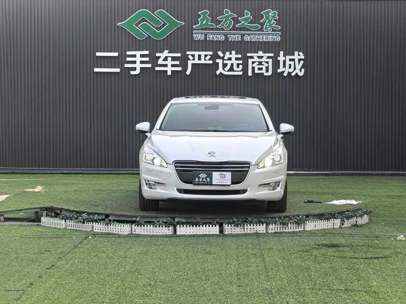 Peugeot 508 2012 2.3L Automatic Smart Edition фото 2
