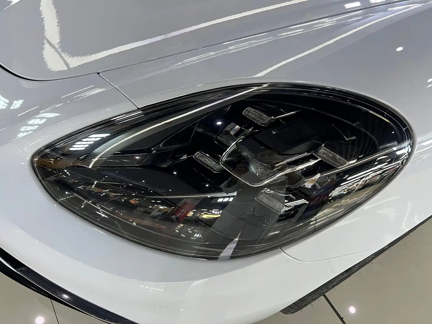 Porsche Panamera 2017 Panamera Executive Long Wheelbase 3.0T фото 3