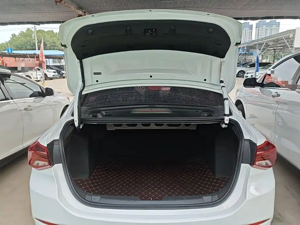 Photo 19 - Chevrolet Cavalier