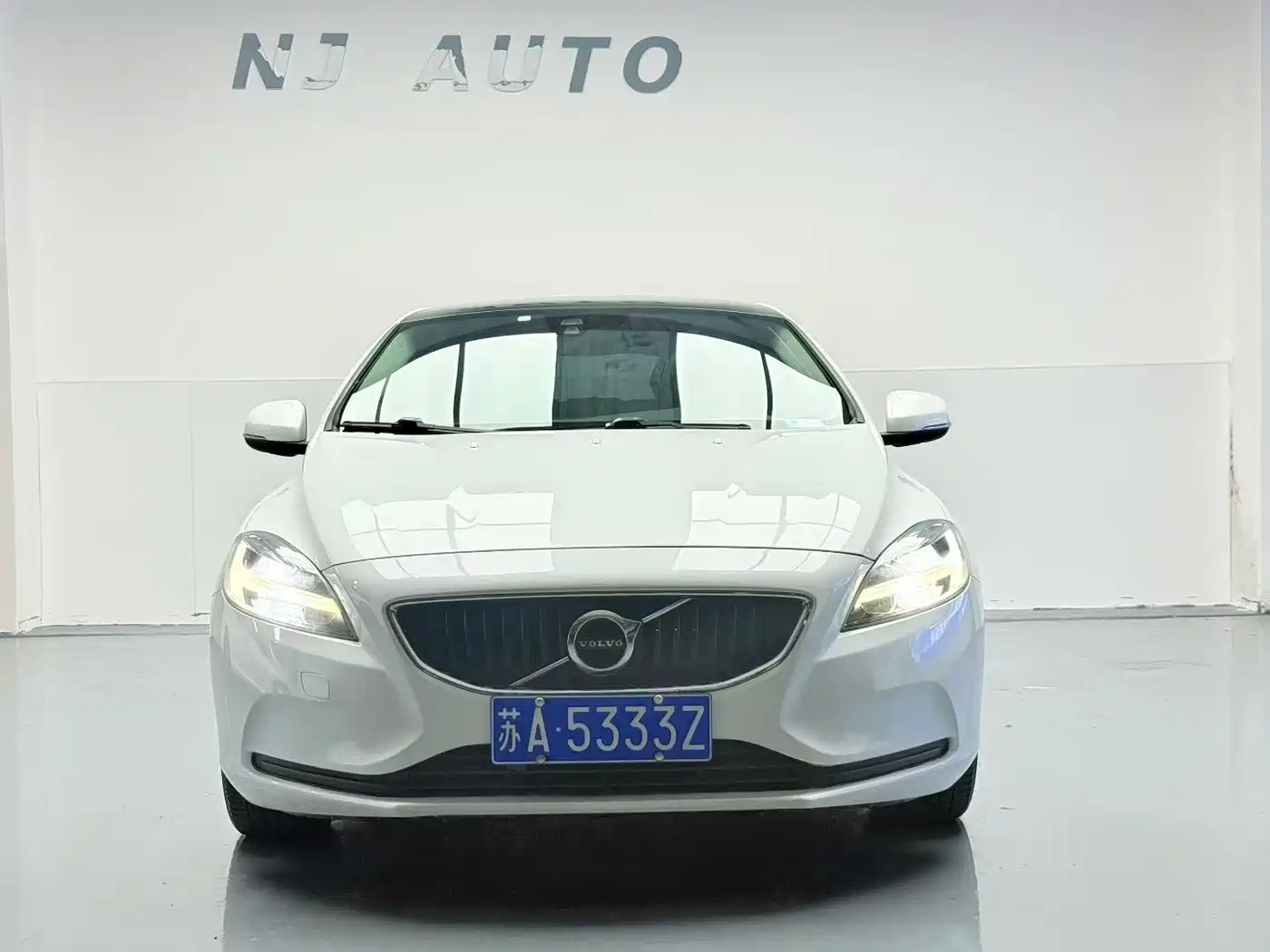 Фото 2 - Volvo V40