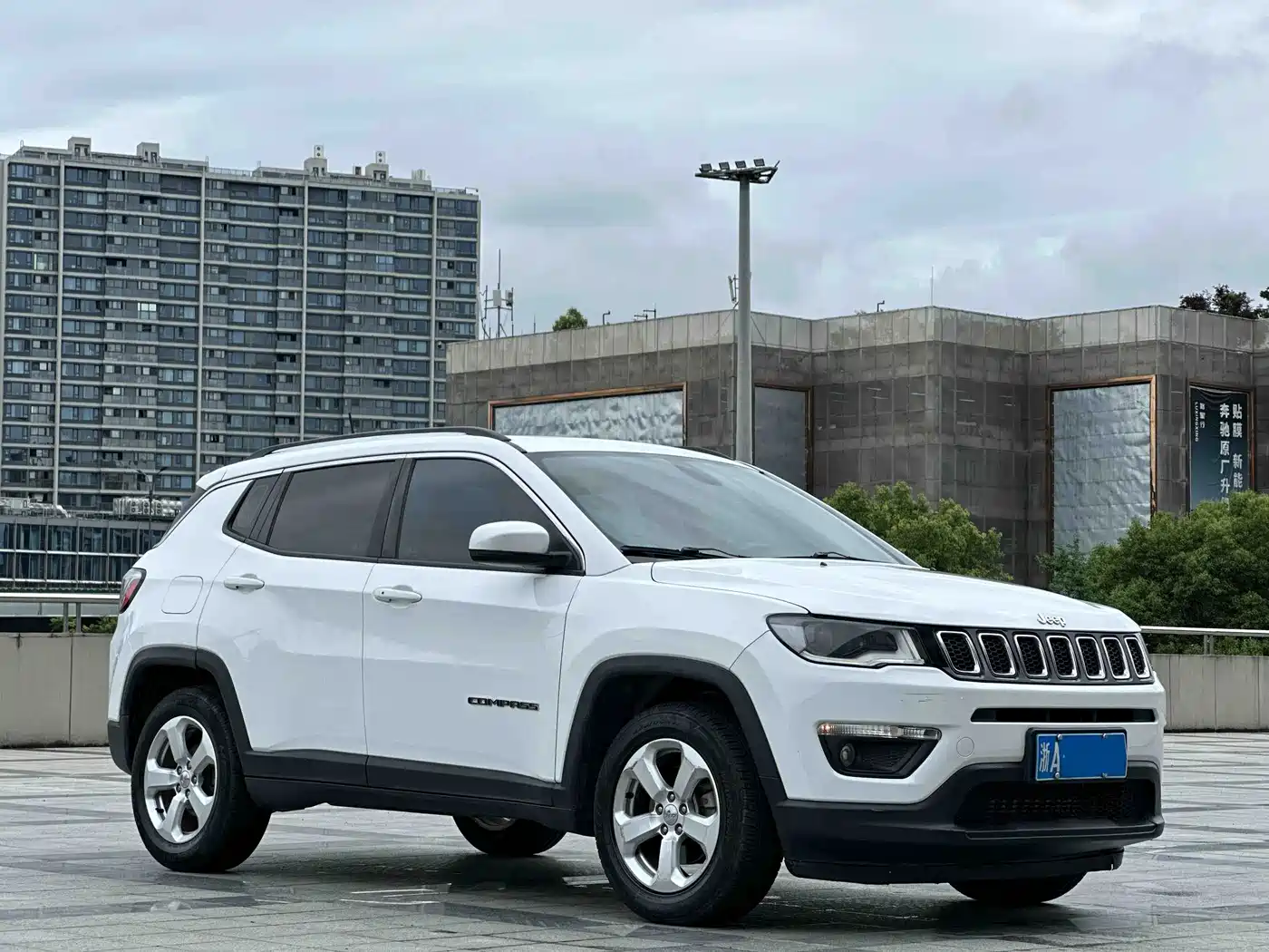 Photo 3 - Jeep Compass