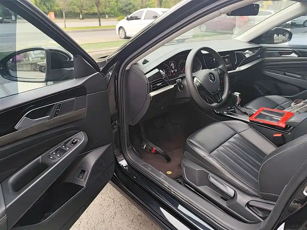 Volkswagen Passat 2021 Model 280TSI Business Edition фото 16