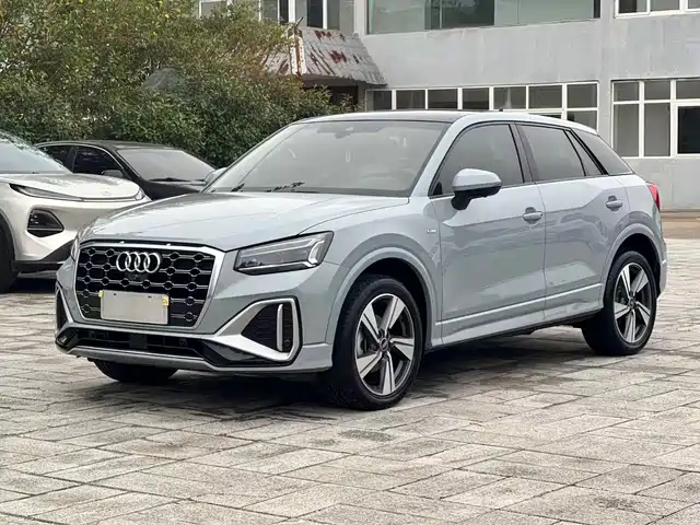 Audi Q2L 35 TFSI, Люкс Драйв