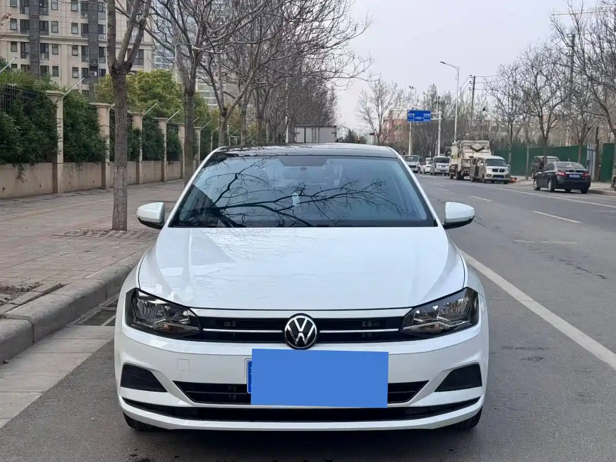 Volkswagen Polo 2023 Facelift Plus 1.5L Auto Chroma Tech Edition фото 2