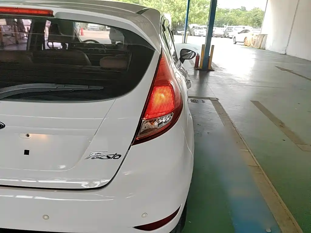 Ford Fiesta 2015 2013 Hatchback 1.5L Automatic Fashion