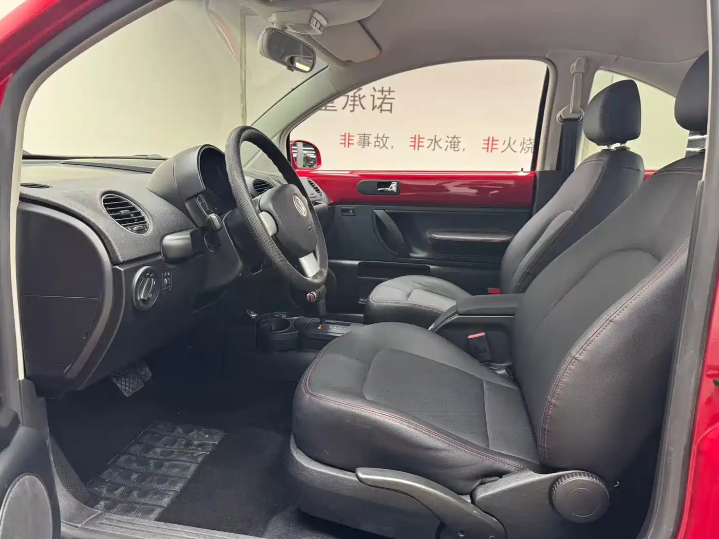 Volkswagen Beetle 2010 Model 1.6 AT фото 10