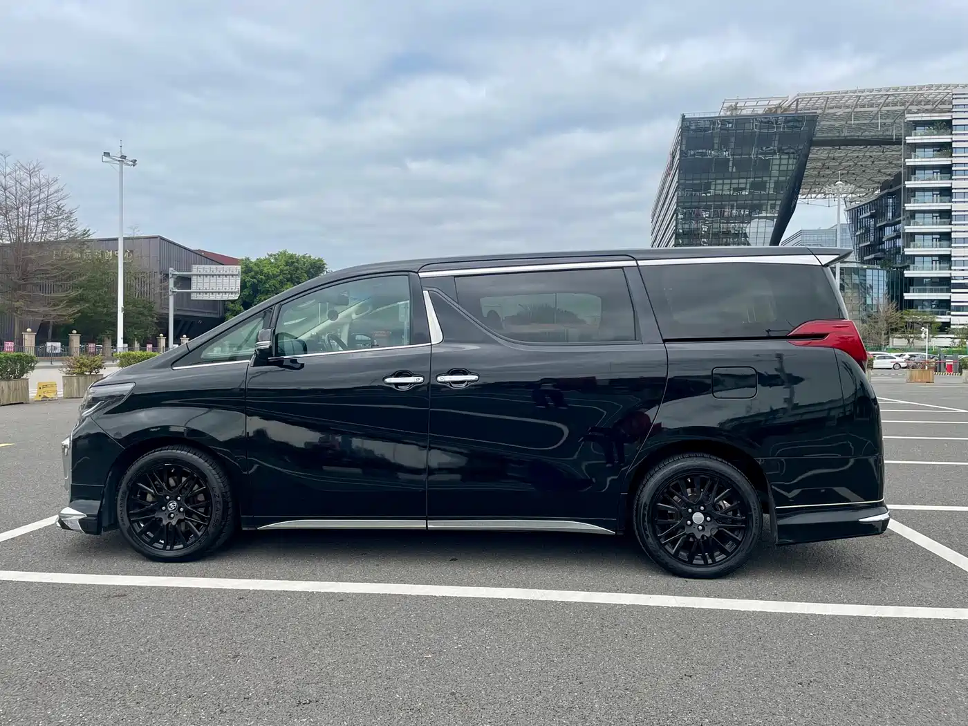 Toyota Alphard 2015 3.5L Luxury Edition фото 4