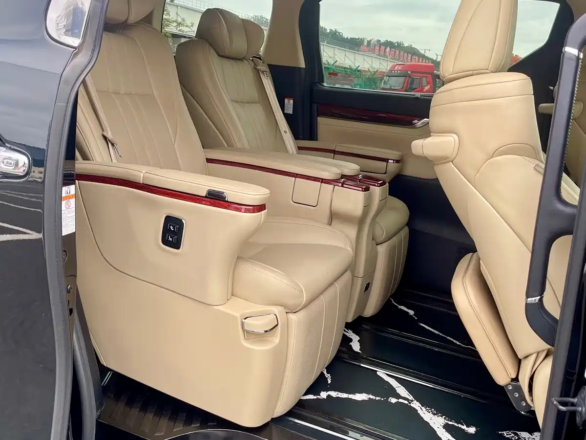 Toyota Alphard 2015 3.5L Luxury Edition фото 14