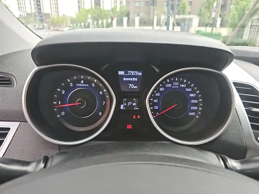 Hyundai Langdong 2016 1.6L Automatic Premium Edition фото 12