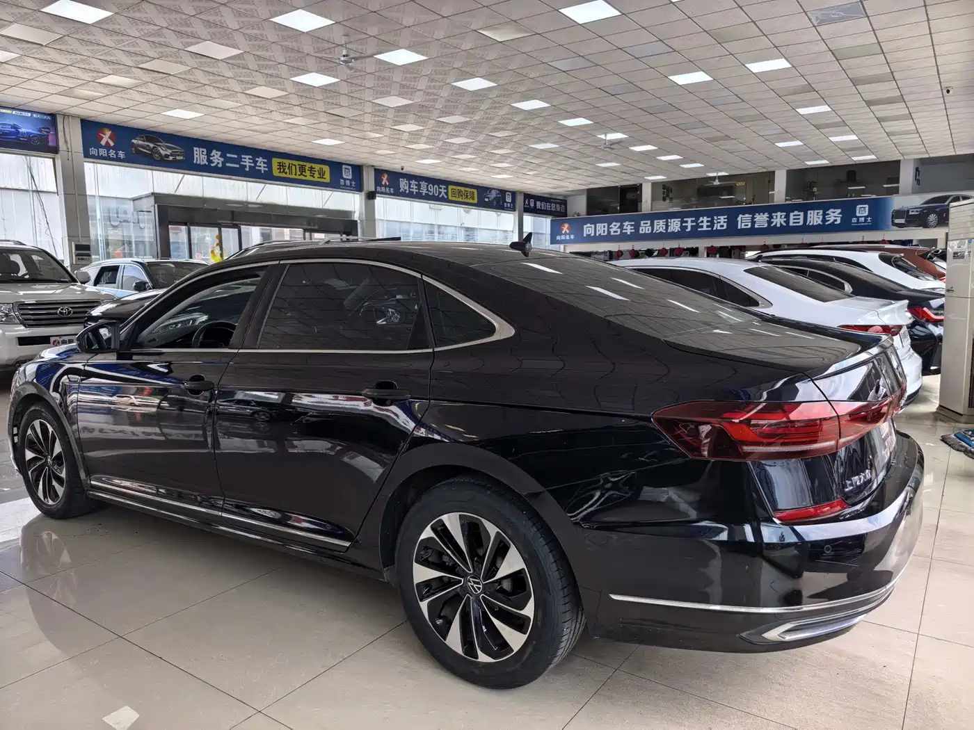 Volkswagen Passat 2022 280TSI Elite Edition фото 5