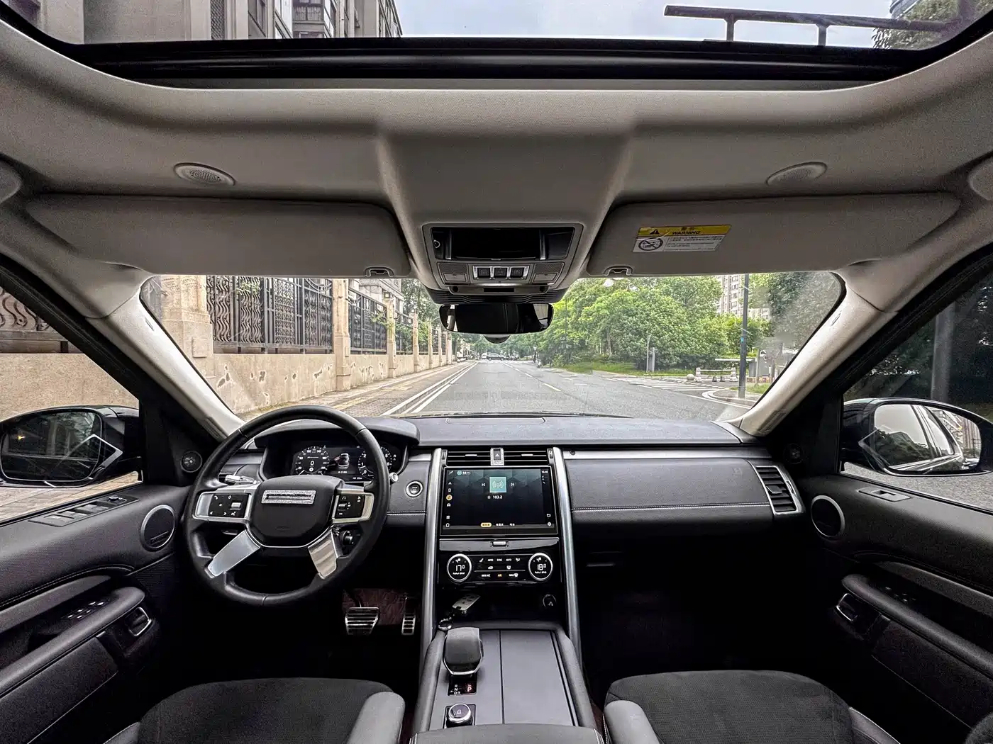 Land Rover Discovery 2021 360PS R-Dynamic SE фото 10