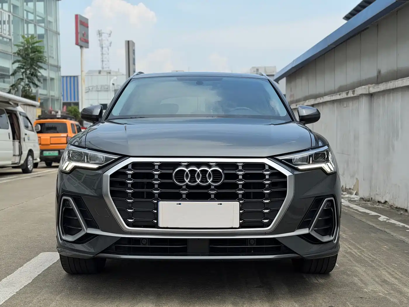 Фото 2 - Audi Q3
