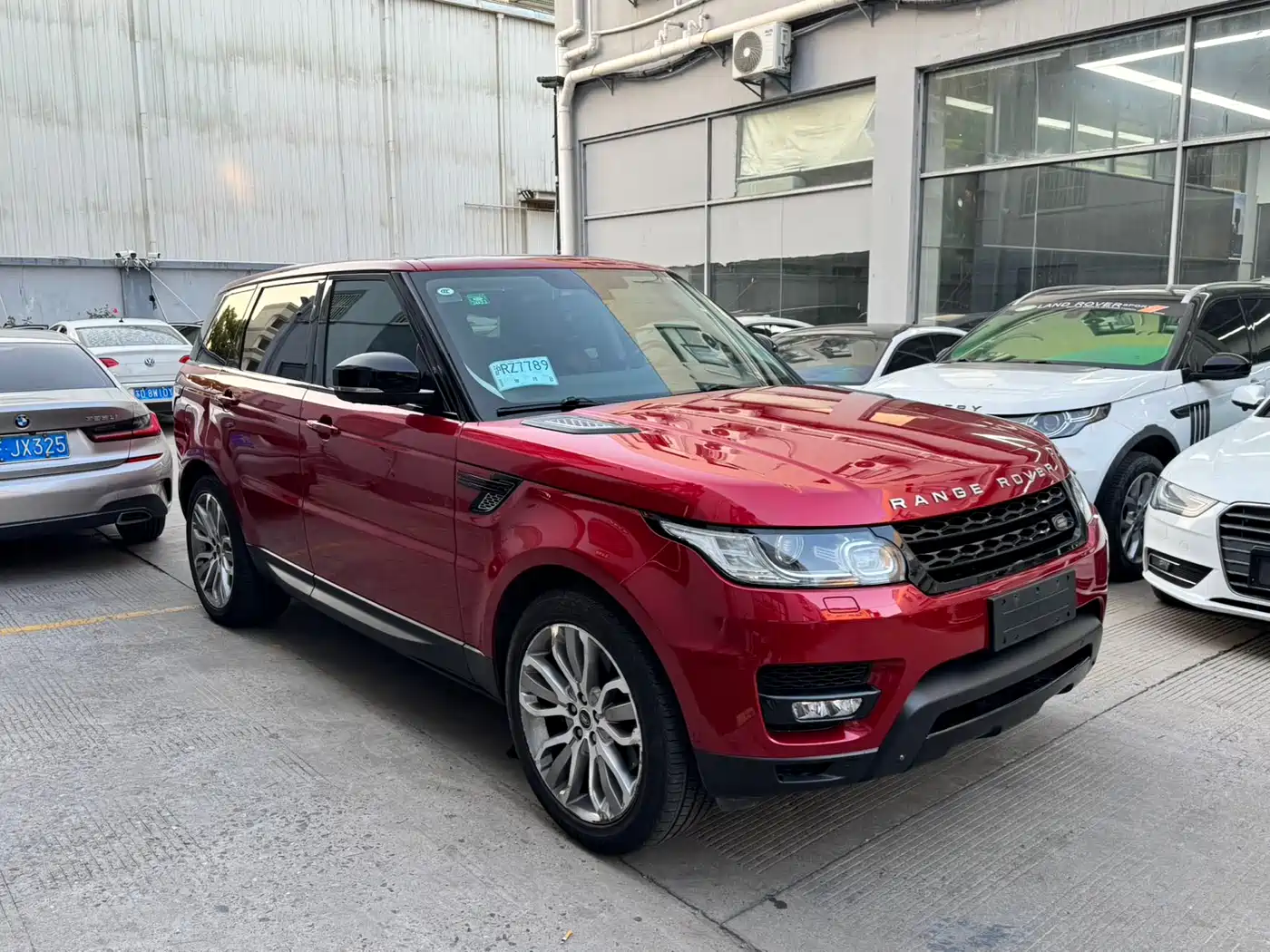 Land Rover Range Rover Sport 2014 3.0 SC V6 HSE фото 2