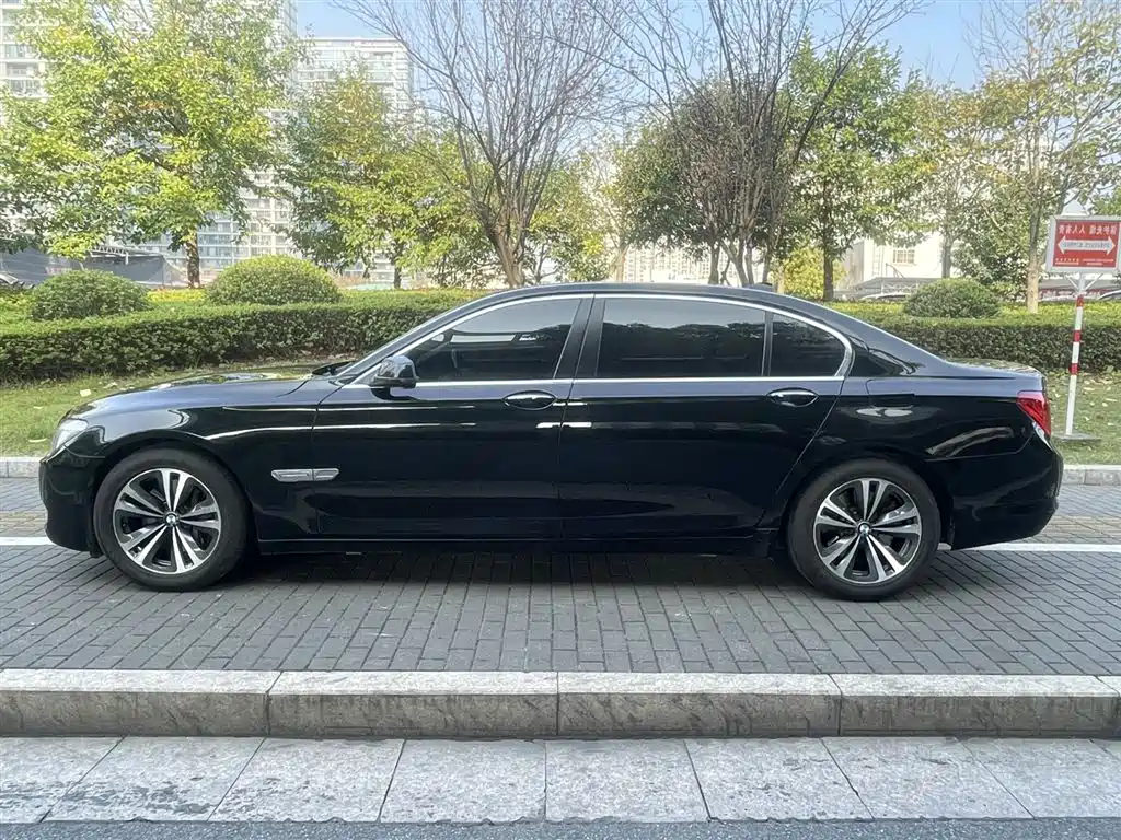 BMW 7 Series 2011 730Li Elegance фото 13
