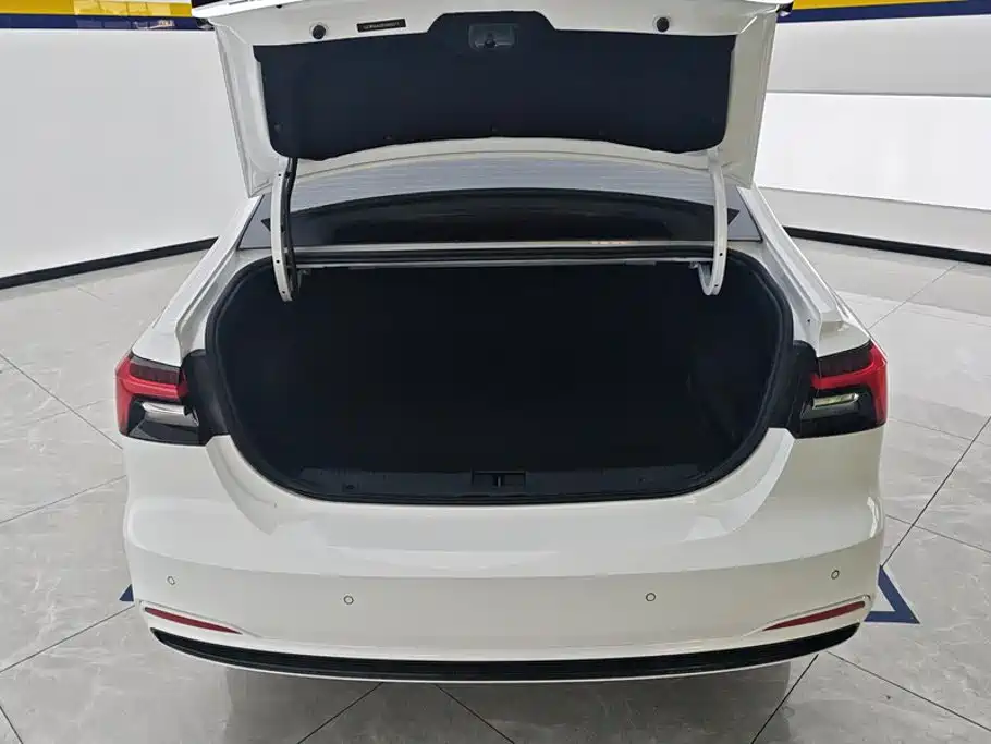 Roewe i6 MAX EV 2026 2023 EV 420 Sunroof Special Edition