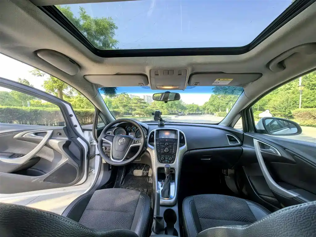 Buick Excelle 2014 XT 1.6L Automatic Fashion фото 9
