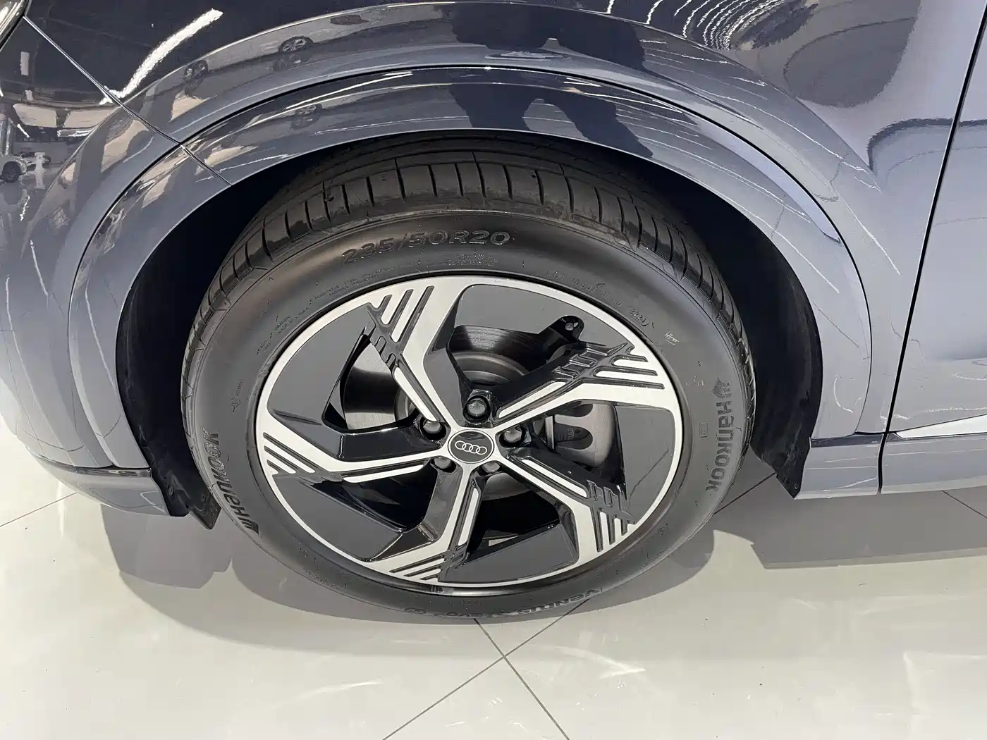 Audi Q4 e-tron 2024 40 e-tron Creation Edition фото 12