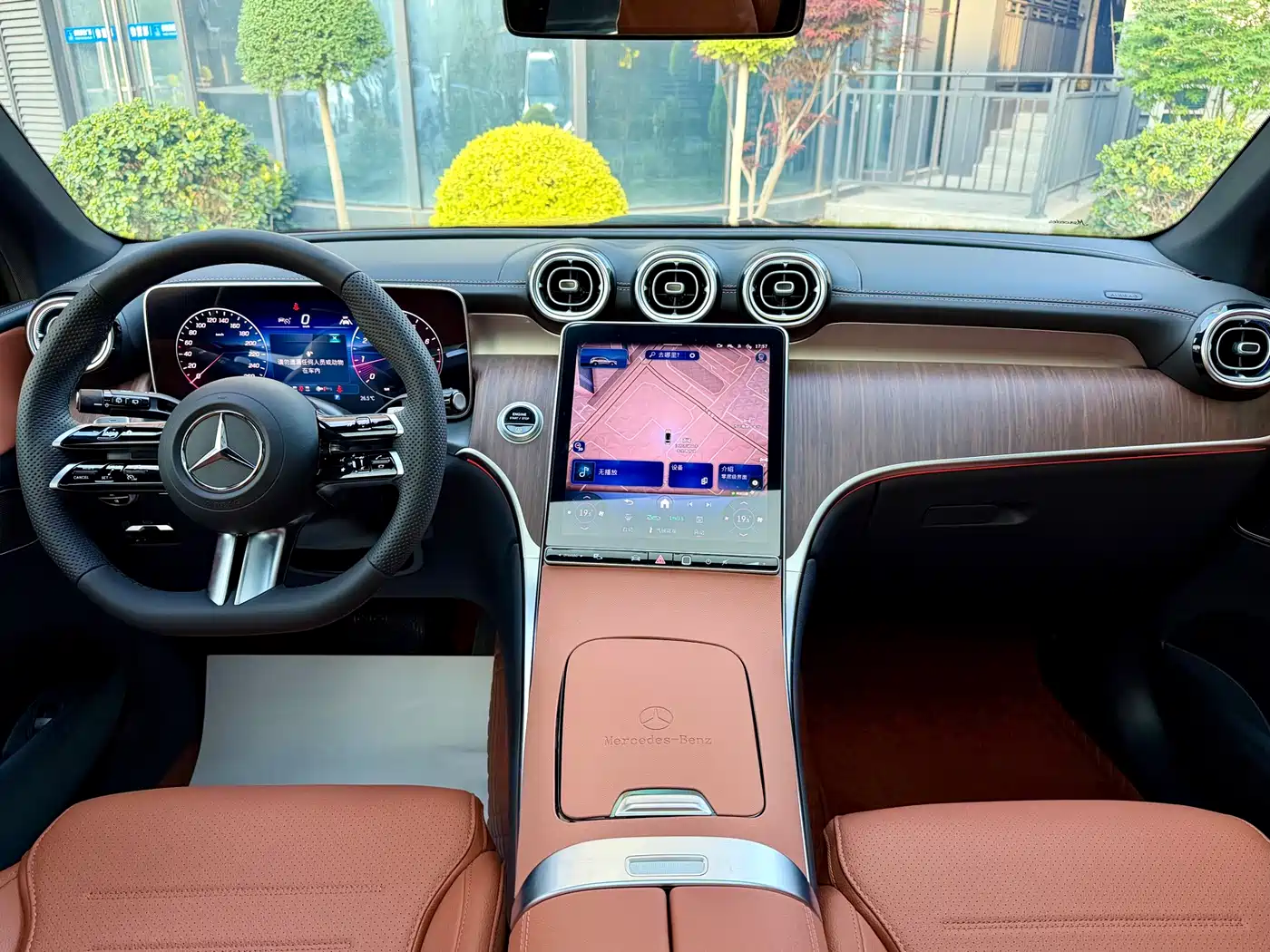 MERCEDES-BENZ GLC