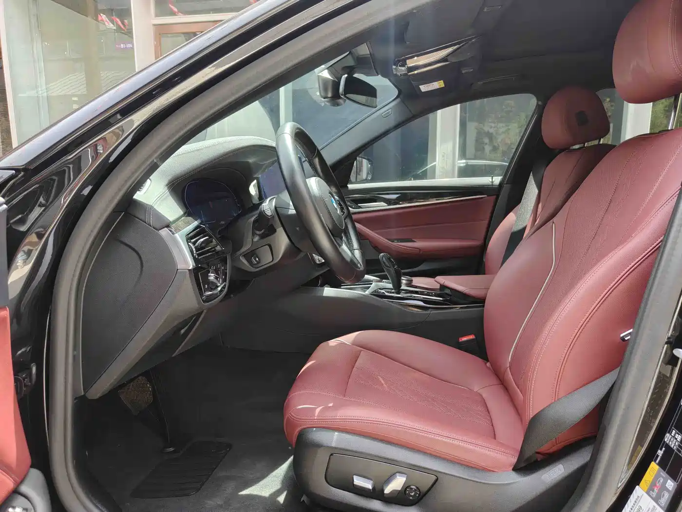 BMW 5 Series New Energy 2021 535Le M Sport Package фото 4