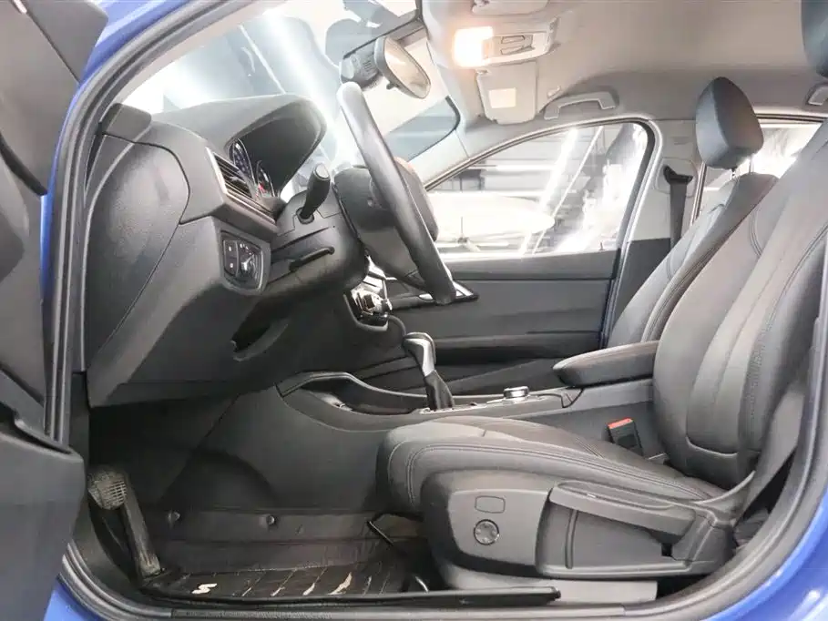 BMW 1 Series 2019 118i Fashion Edition фото 12