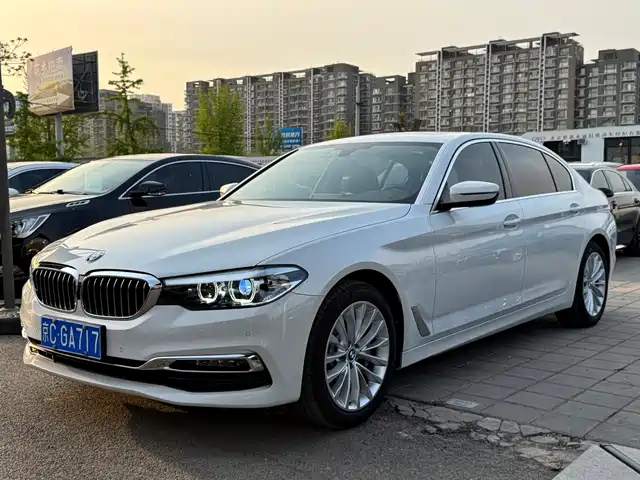 BMW 5 SERIES