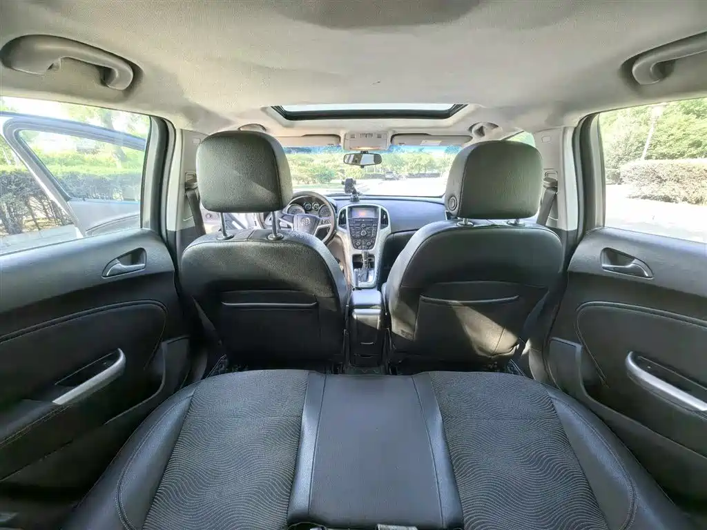 Buick Excelle 2014 XT 1.6L Automatic Fashion фото 10