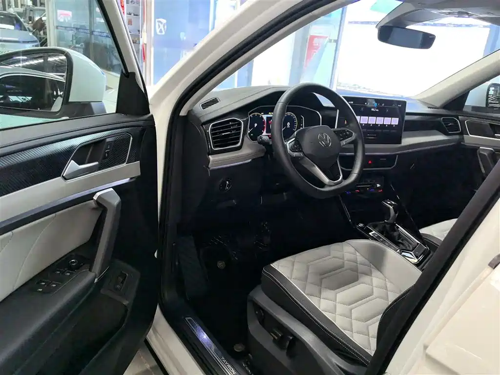 Volkswagen Tayron 2024 300TSI 2WD Luxury Plus Advanced фото 12