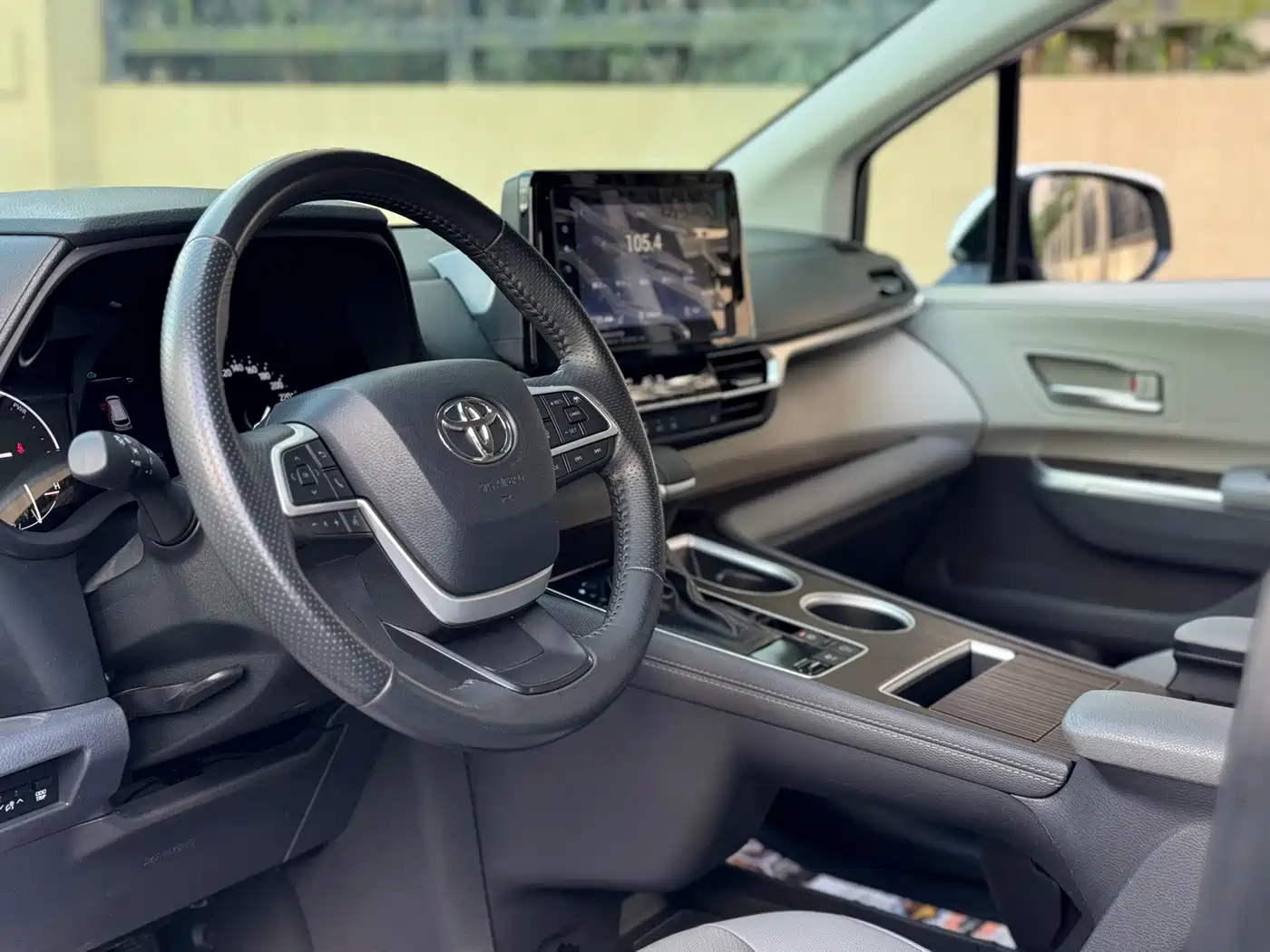 Toyota Sienna 2021 2.5L Hybrid Luxury Edition фото 13