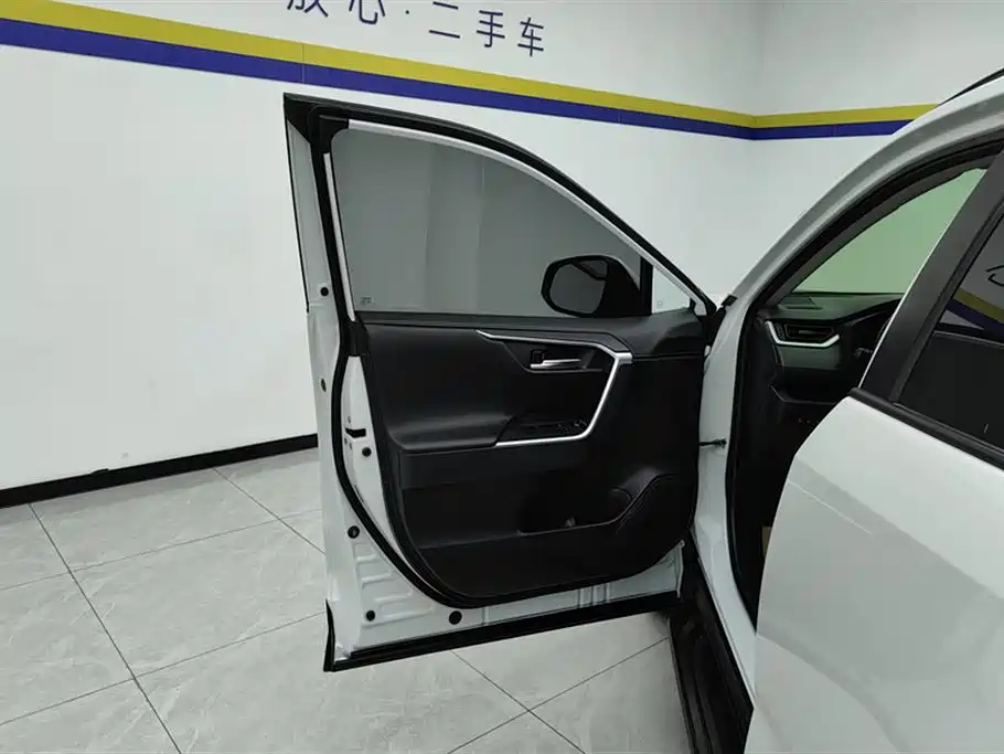 Toyota RAV4 Rongfang 2022 2.0L CVT 2WD Trend Plus Edition фото 7