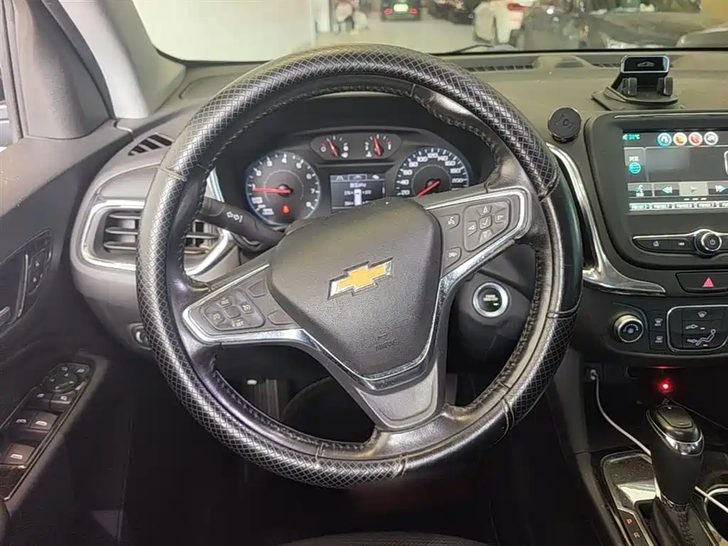 Chevrolet Equinox 2018 535T Automatic Galloping Edition фото 11