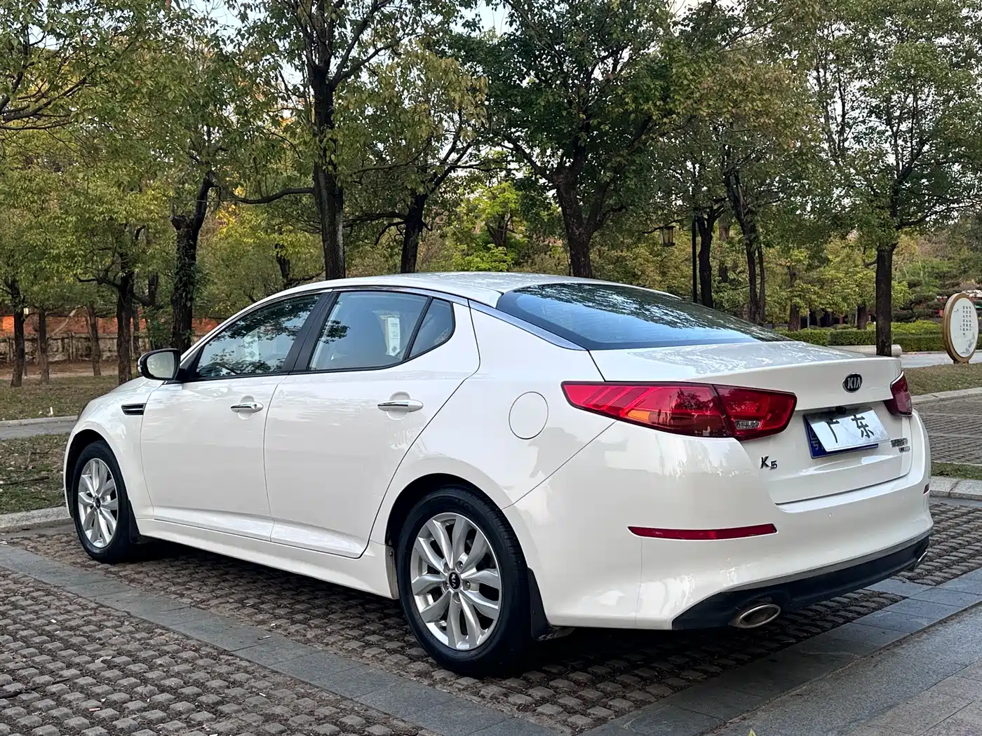 Kia K5 2015 2.0L Automatic GLS фото 9