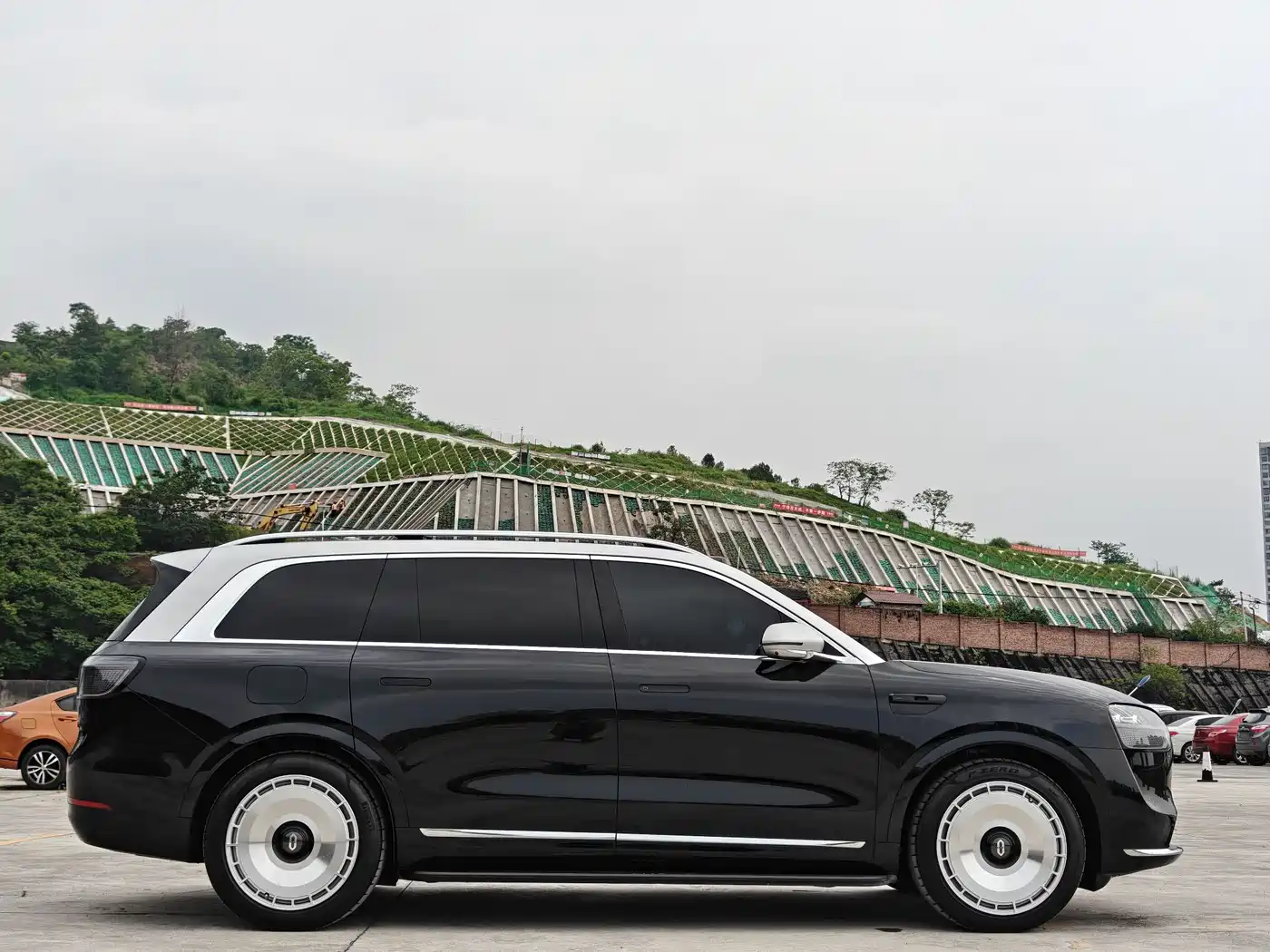AITO Wenjie AITO M9 2024 Extended Range Ultra 42kWh 6-Seater фото 5