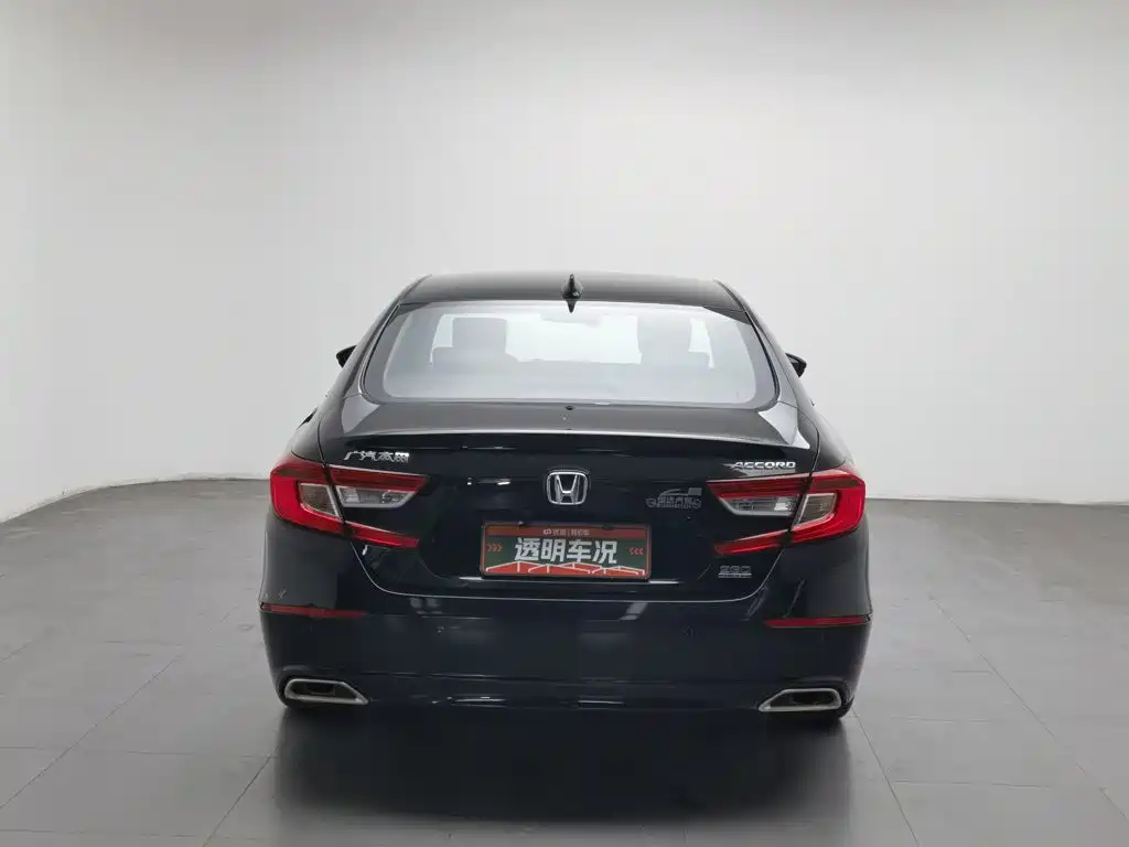 Фото 4 - Honda Accord