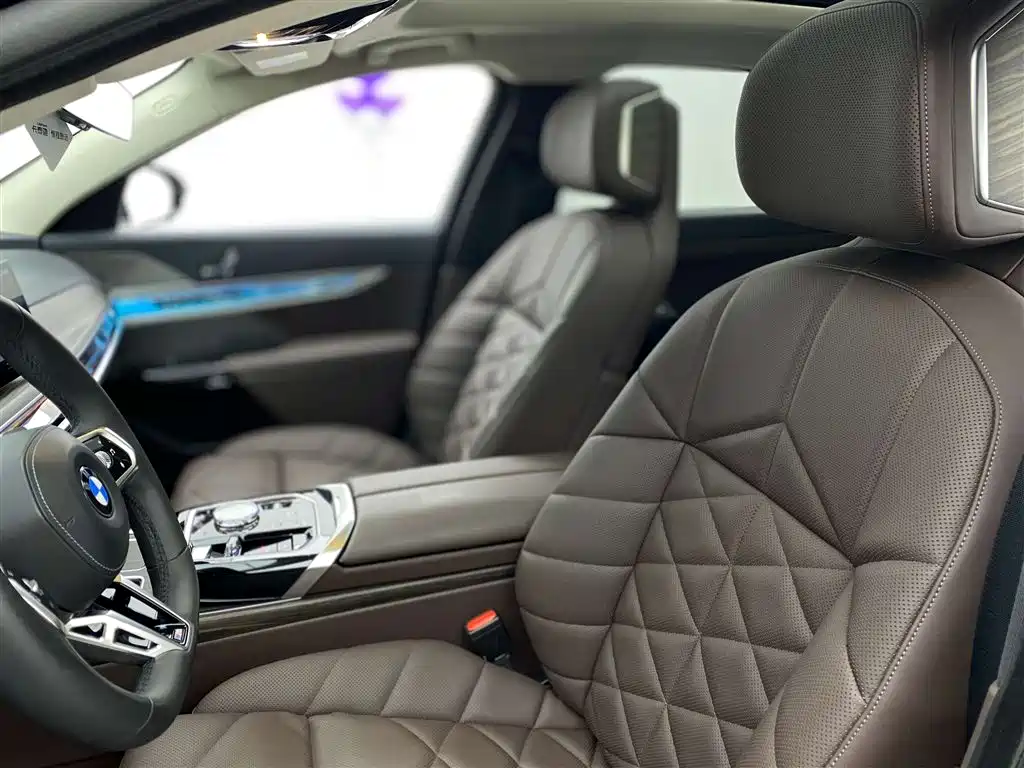 BMW 7-SERIES