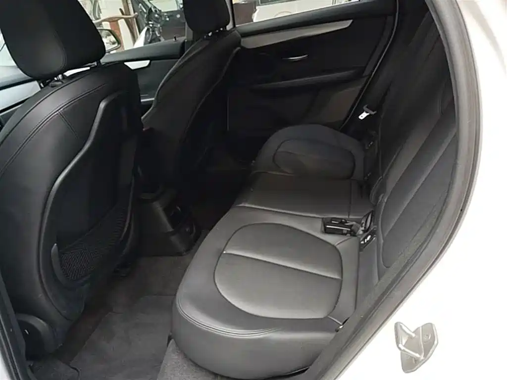 BMW 2 Series Touring 2016 220i Leading Model фото 17