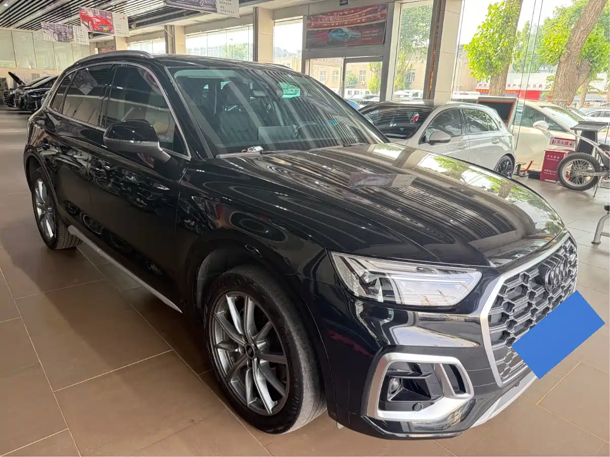 Audi Q5L 2024 Model 40 TFSI Luxury Dynamic фото 3