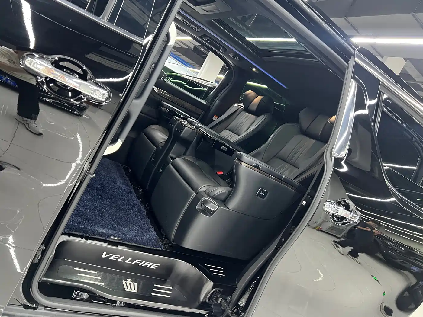 Toyota Vellfire 2023 Crown Hybrid 2.5L HV Ultimate фото 9