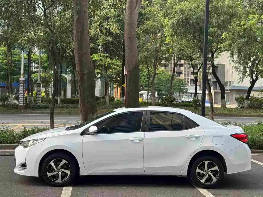 Toyota Levin 2017 1.2T G CVT Elite Edition фото 2