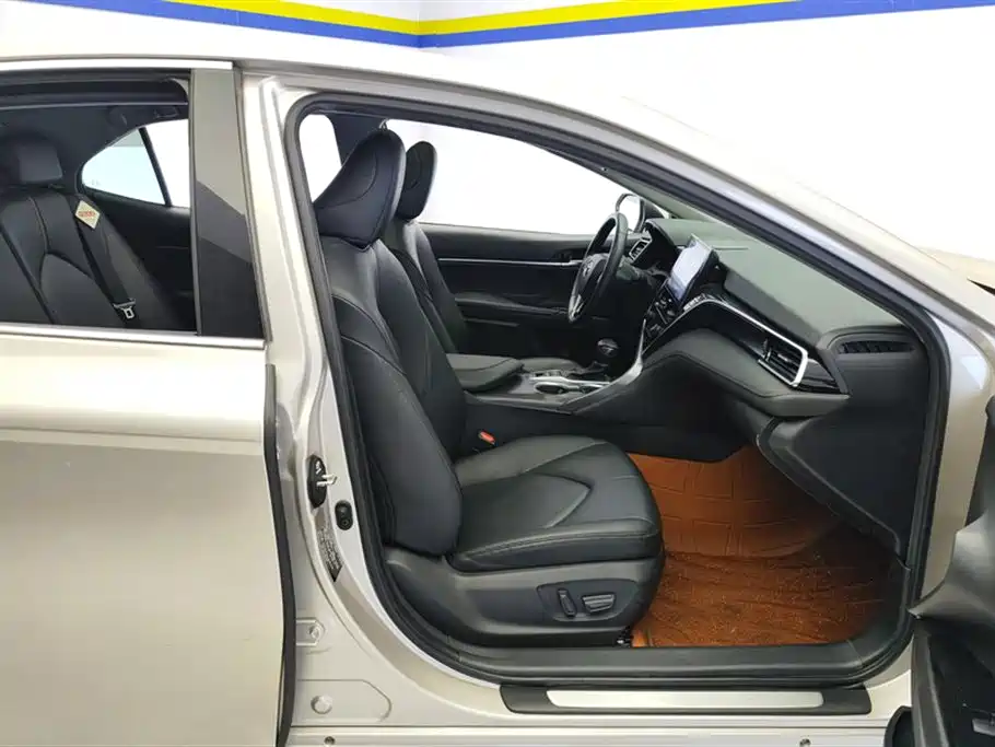 Toyota Camry 2021 2.5G Luxury Edition фото 8