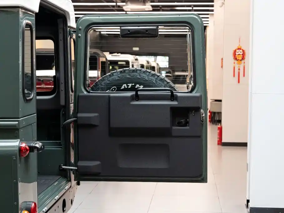 Фото 17 - Land Rover Defender