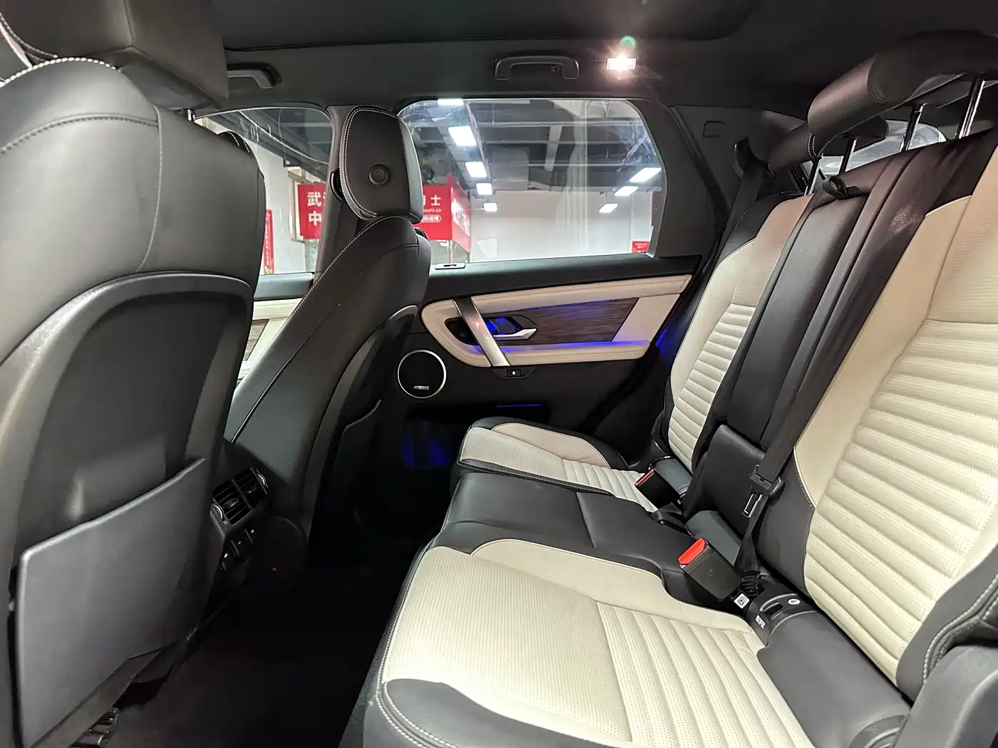 LAND ROVER DISCOVER SPORTS