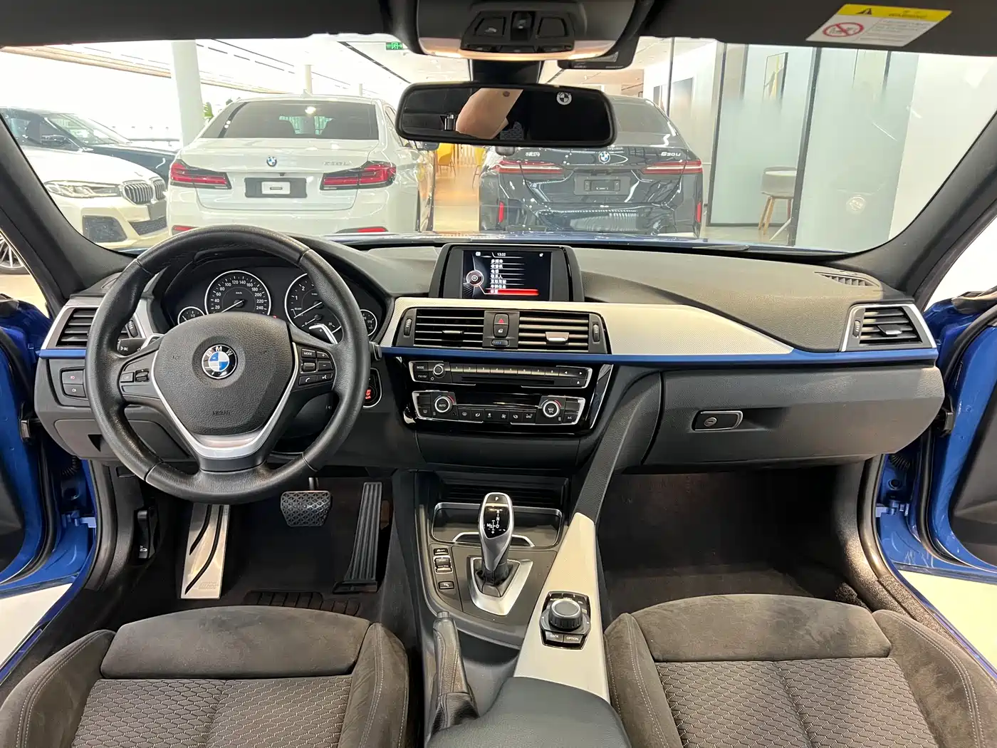 BMW 3 Series 2017 320i M Sport фото 8