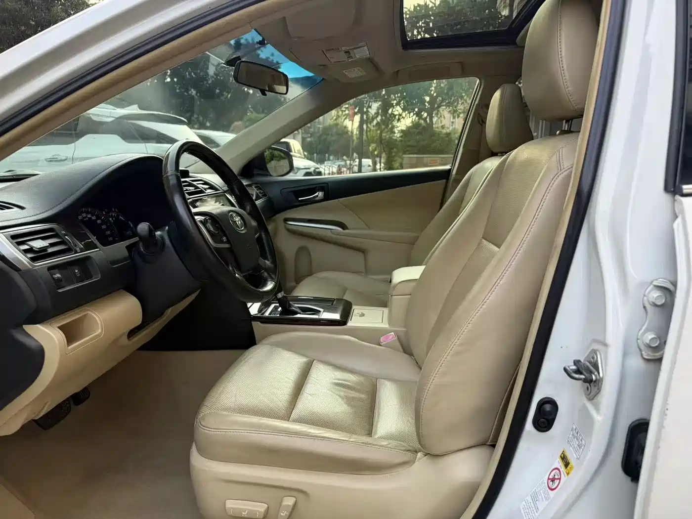 Toyota Camry 2016 2.0G 10th Anniversary Luxury Edition фото 5