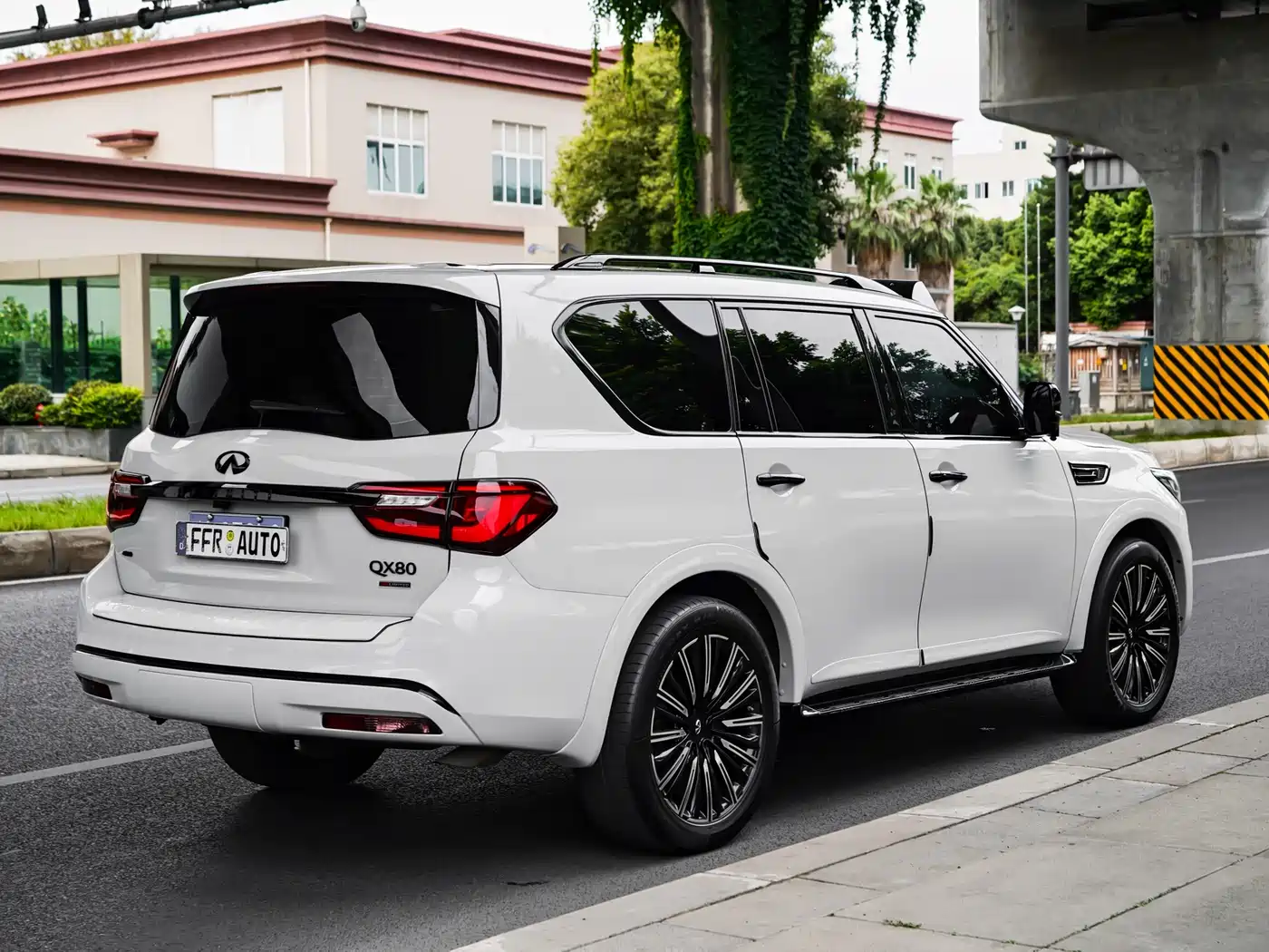 Infiniti QX80 2016 2016 5.6L 4WD